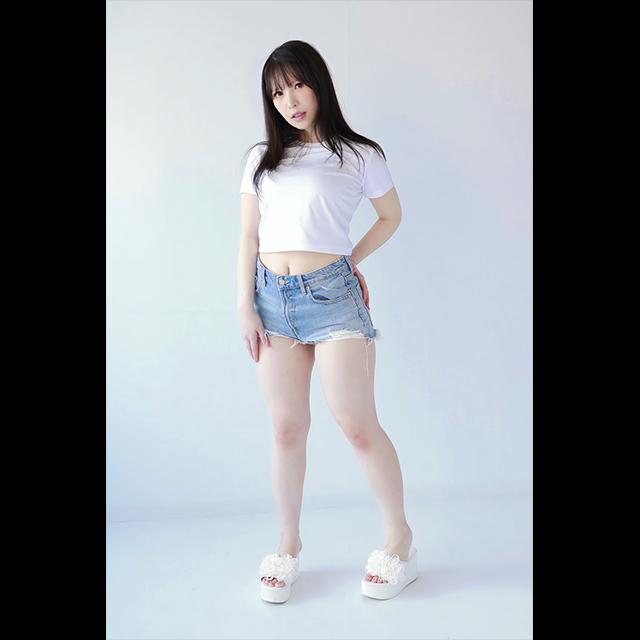 AKARI MIZUSAWA IMAGE